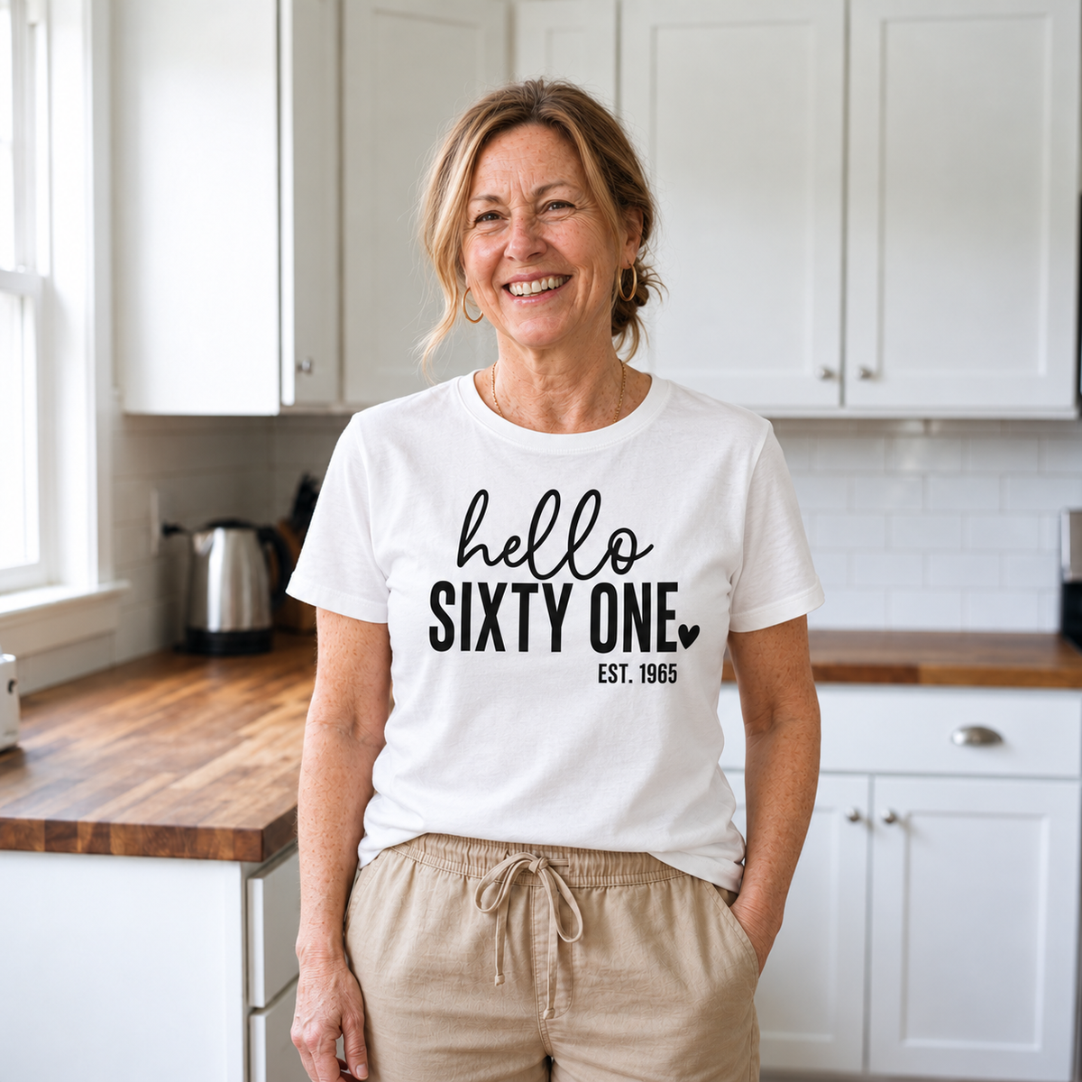 Hello Sixty-One 61st Birthday T-Shirt – Est. 1965