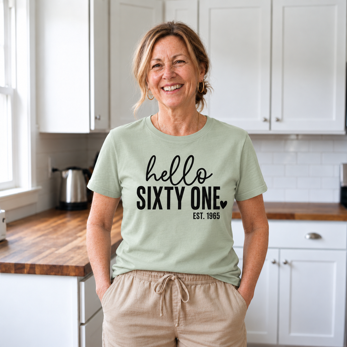 Hello Sixty-One 61st Birthday T-Shirt – Est. 1965