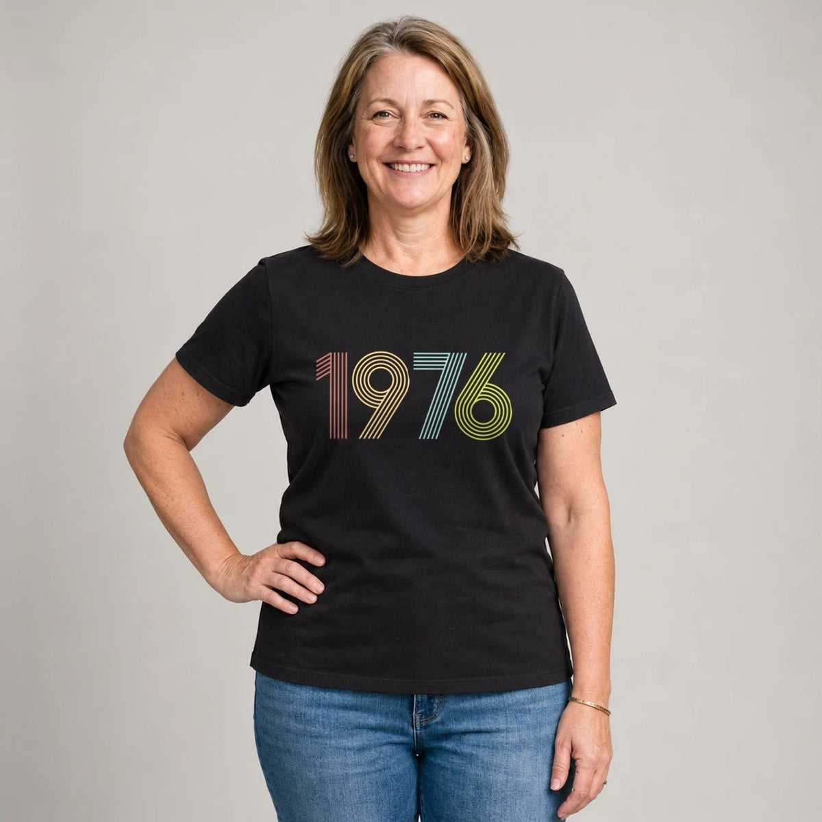 1976 Birth Year Shirt - Retro 50th Birthday T-Shirt for Women - Black Round Neck