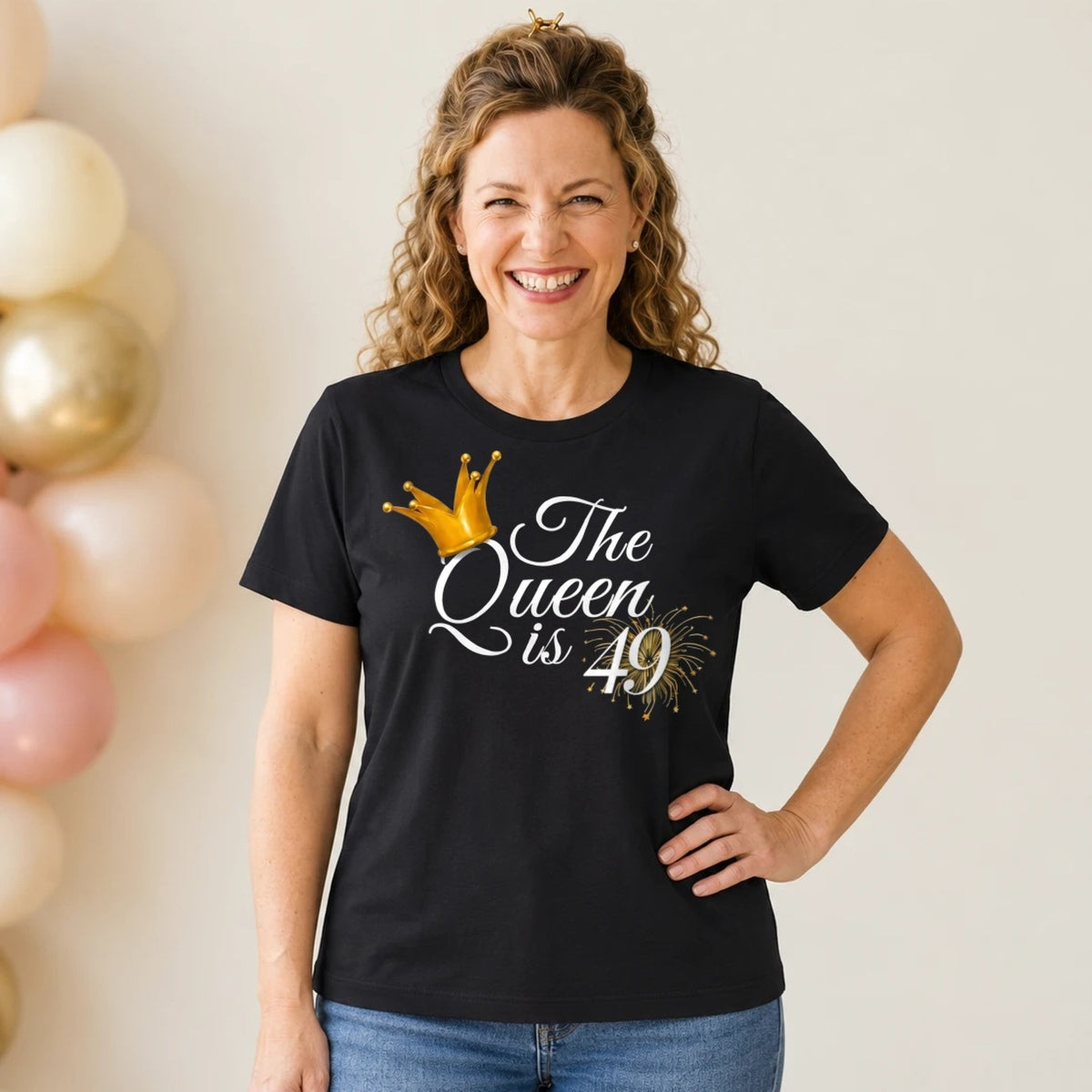 The Queen Is 49 - 49th Birthday Queen T-Shirt for Women - Black Round Neck