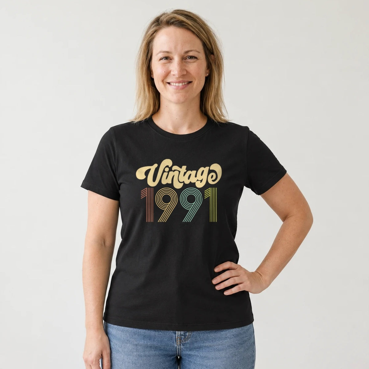 Vintage 1991 - Retro 35th Birthday T-Shirt for Women - Black Round Neck