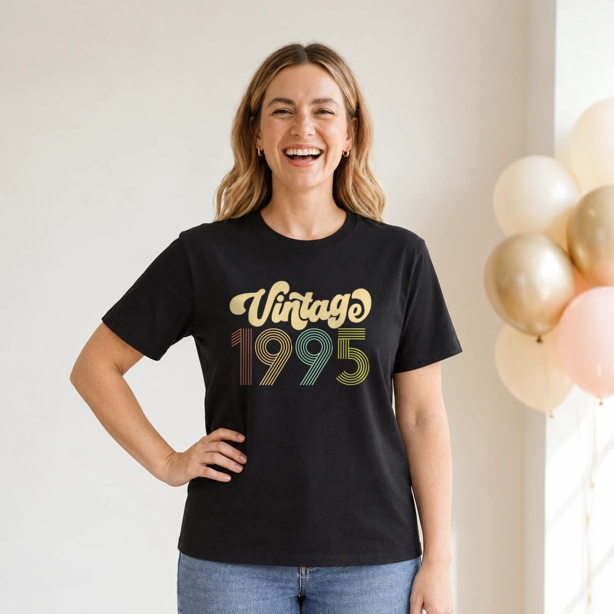 Vintage 1995 - Retro 31st Birthday T-Shirt for Women - Black Round Neck
