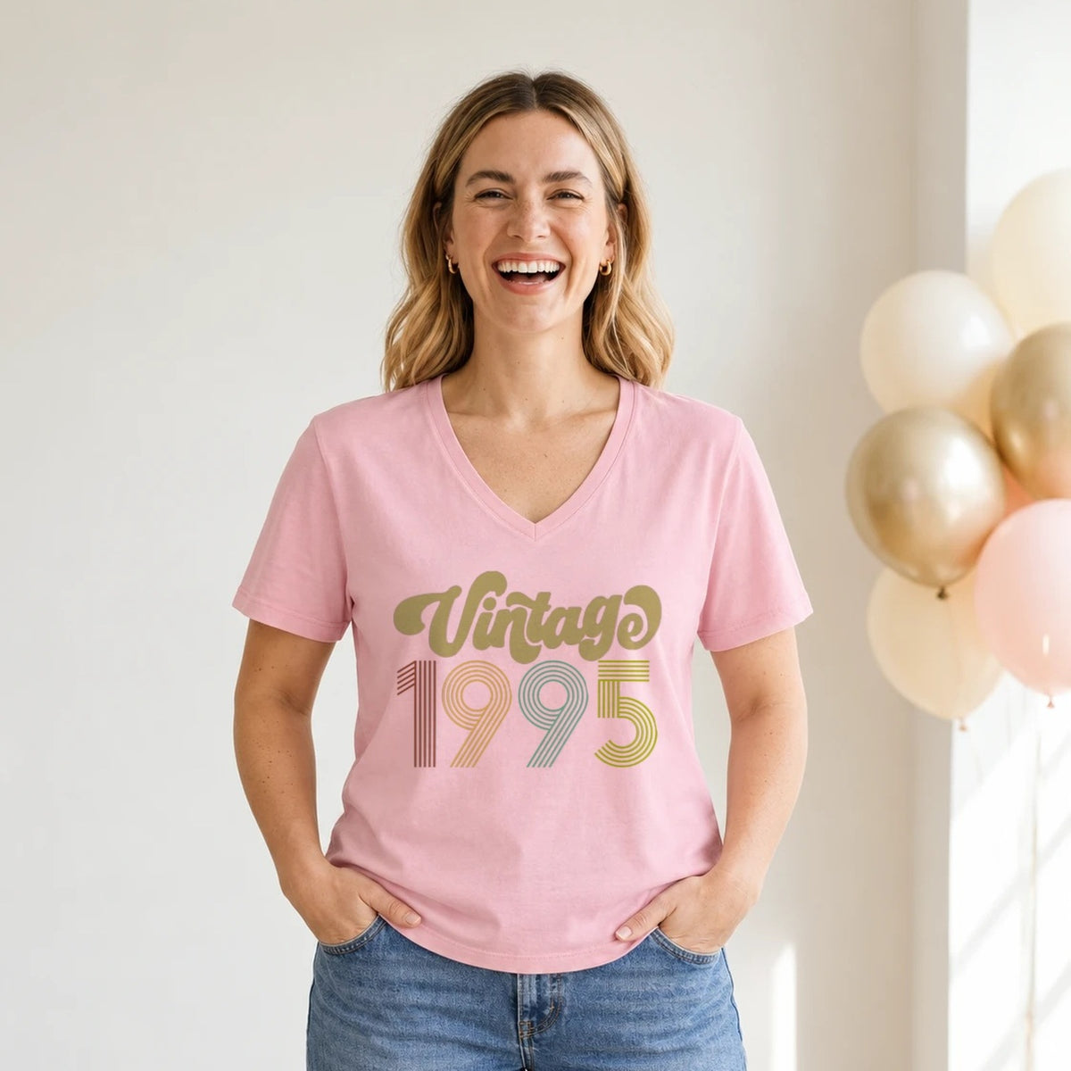 Vintage 1995 - Retro 31st Birthday T-Shirt for Women - Blush Pink V-Neck
