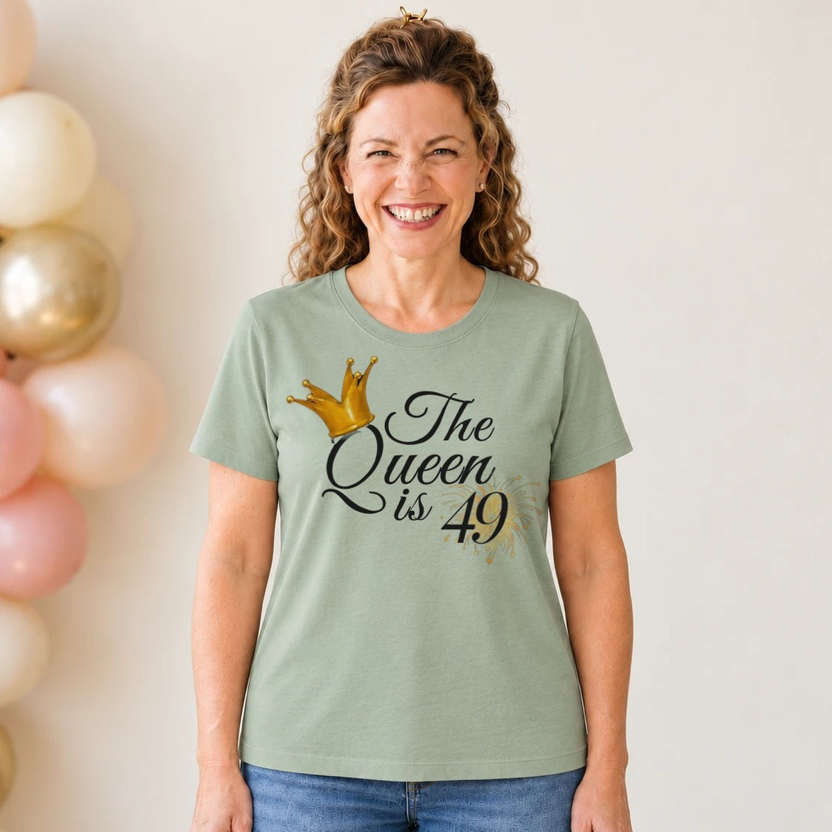 The Queen Is 49 - 49th Birthday Queen T-Shirt for Women - Sage Green Round Neck