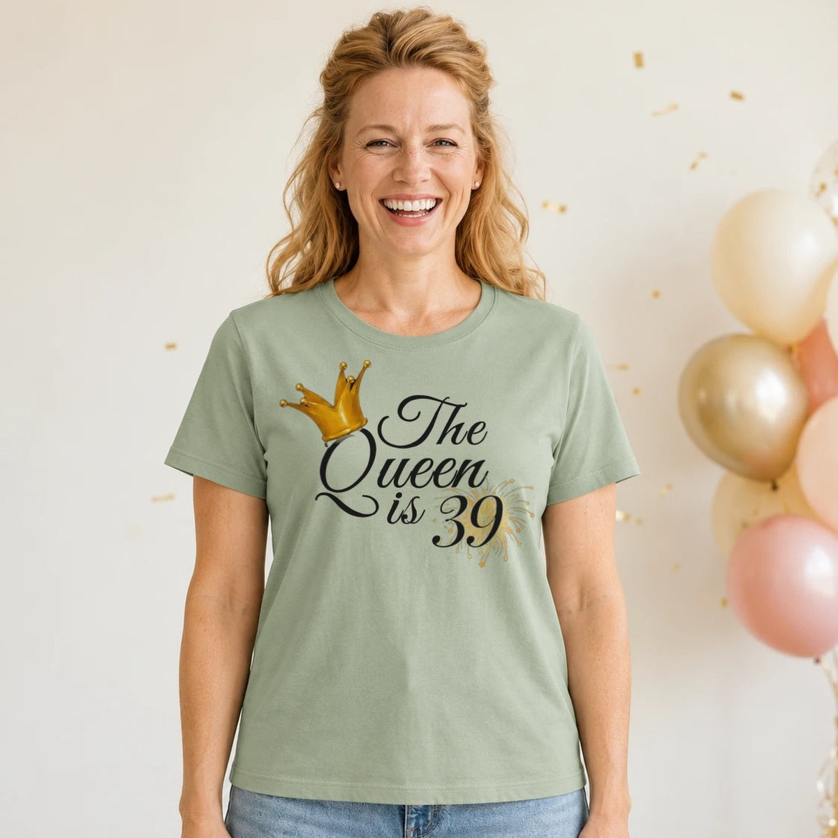 The Queen Is 39 - 39th Birthday Queen T-Shirt for Women - Sage Green Round Neck