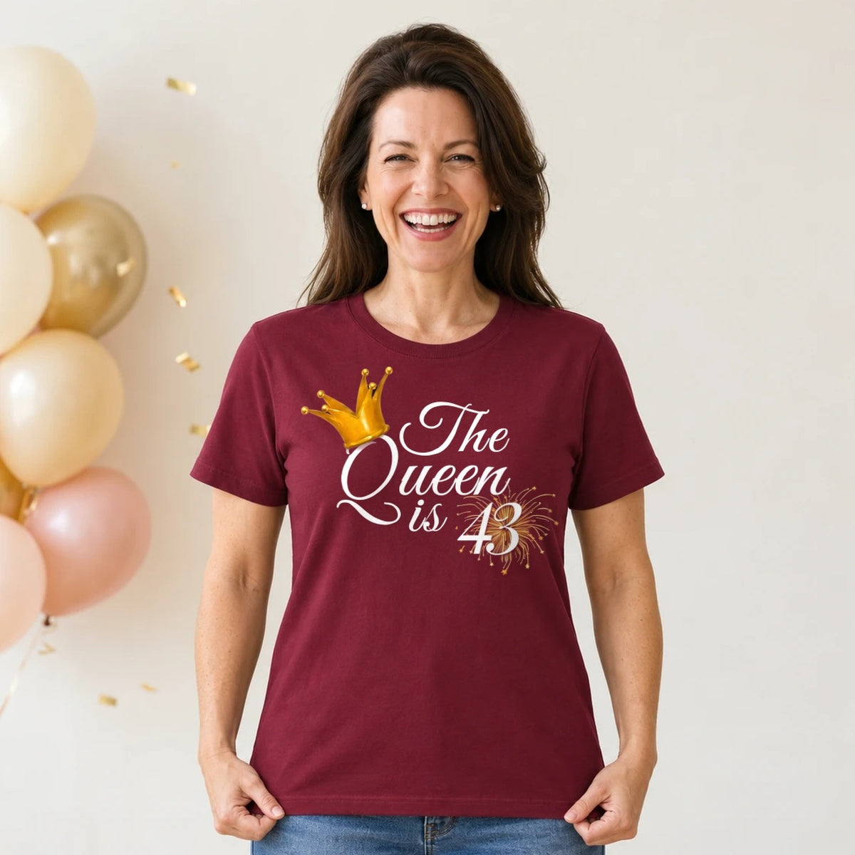 The Queen Is 43 - 43rd Birthday Queen T-Shirt for Women - Burgundy Round Neck
