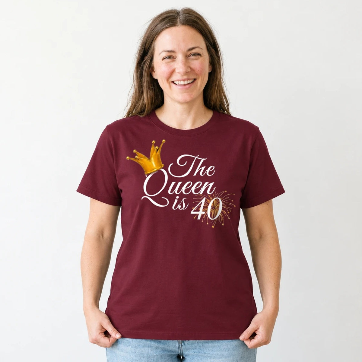 The Queen Is 40 - 40th Birthday Queen T-Shirt for Women - Burgundy Round Neck