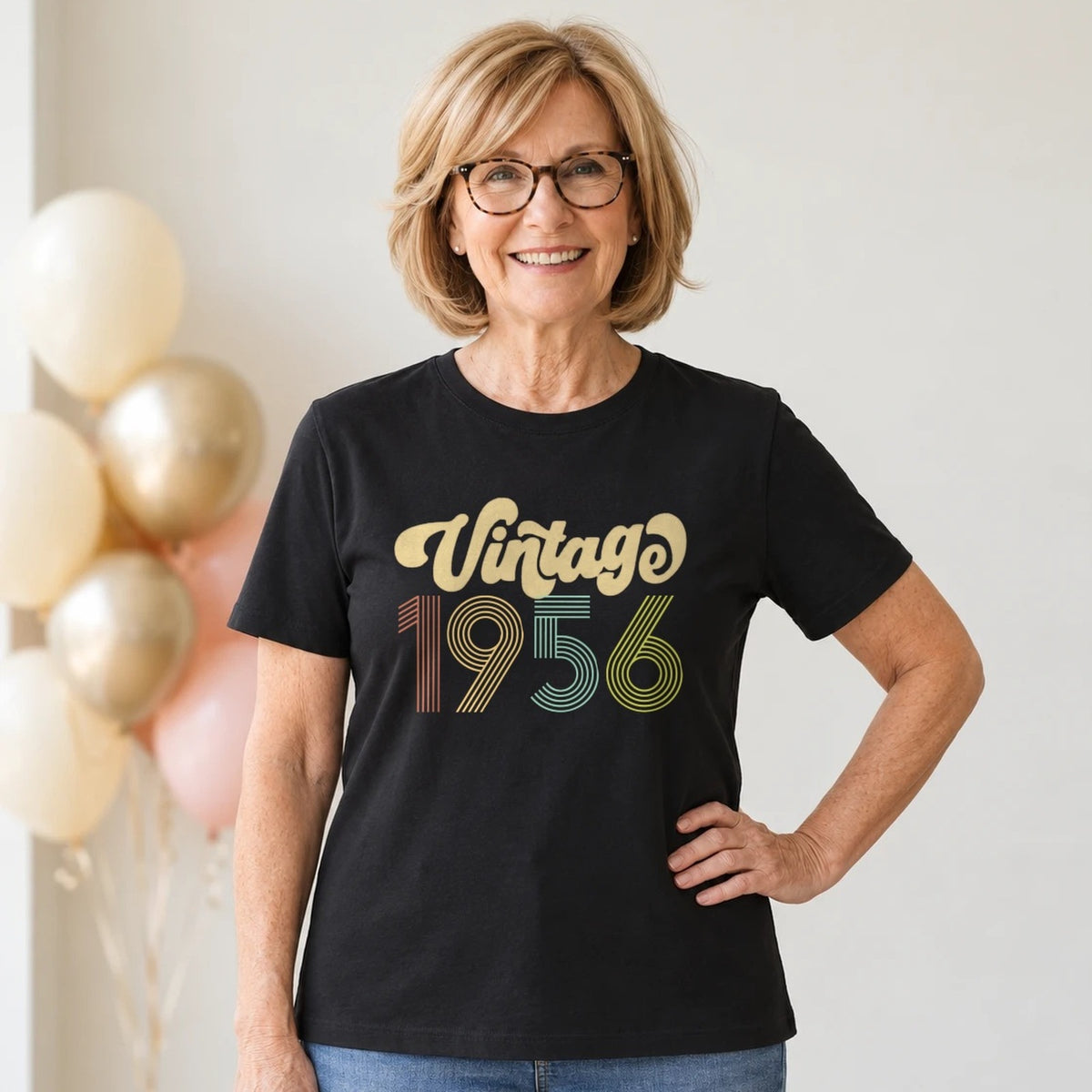Vintage 1956 - Retro 70th Birthday T-Shirt for Women - Black Round Neck