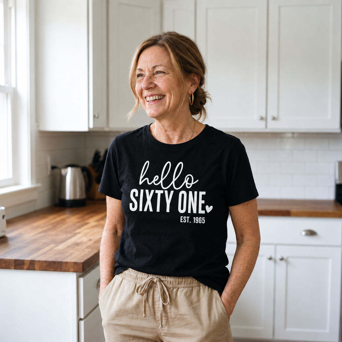 Hello Sixty-One 61st Birthday T-Shirt – Est. 1965