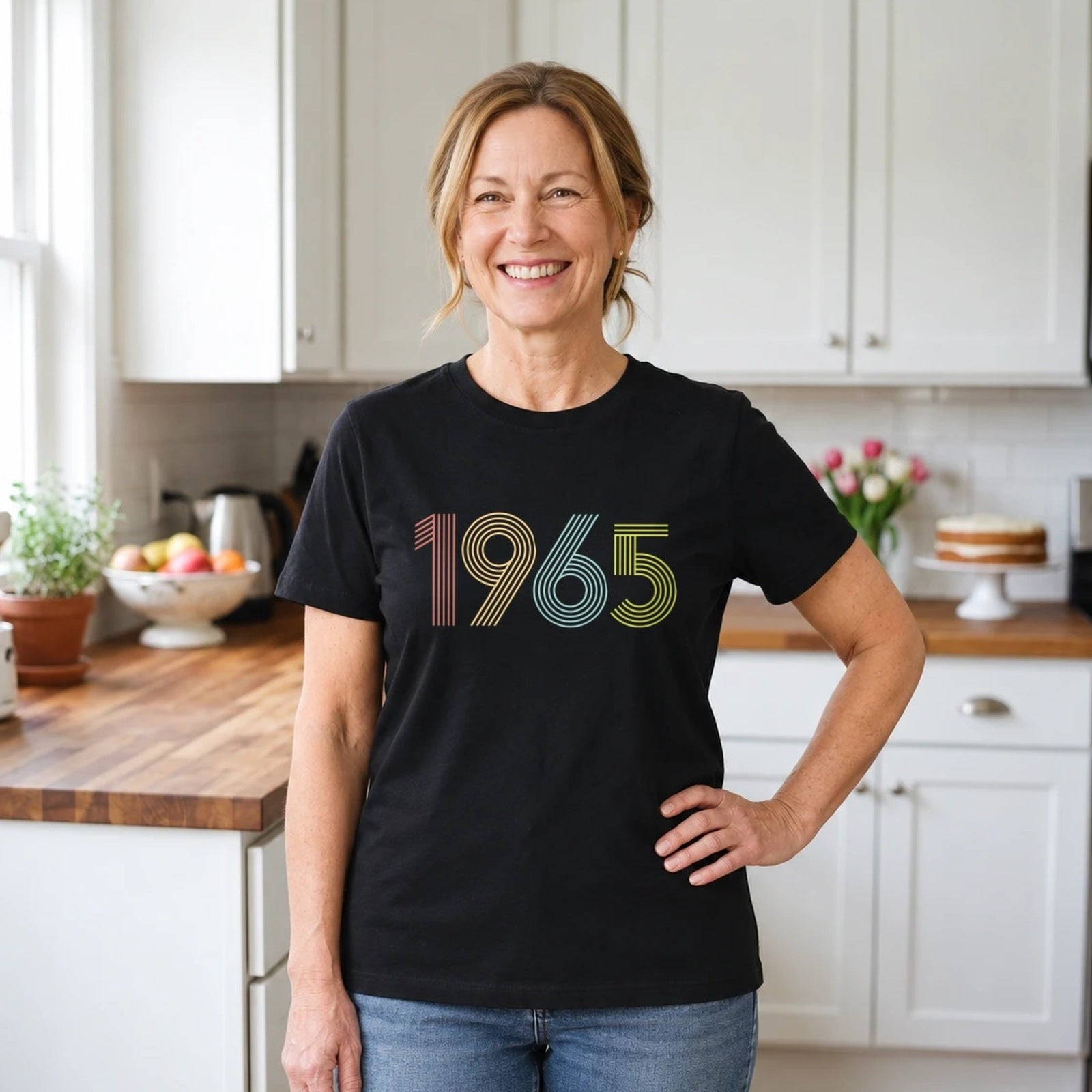 1965 Birth Year Shirt - Retro 61st Birthday T-Shirt for Women - Black Round Neck