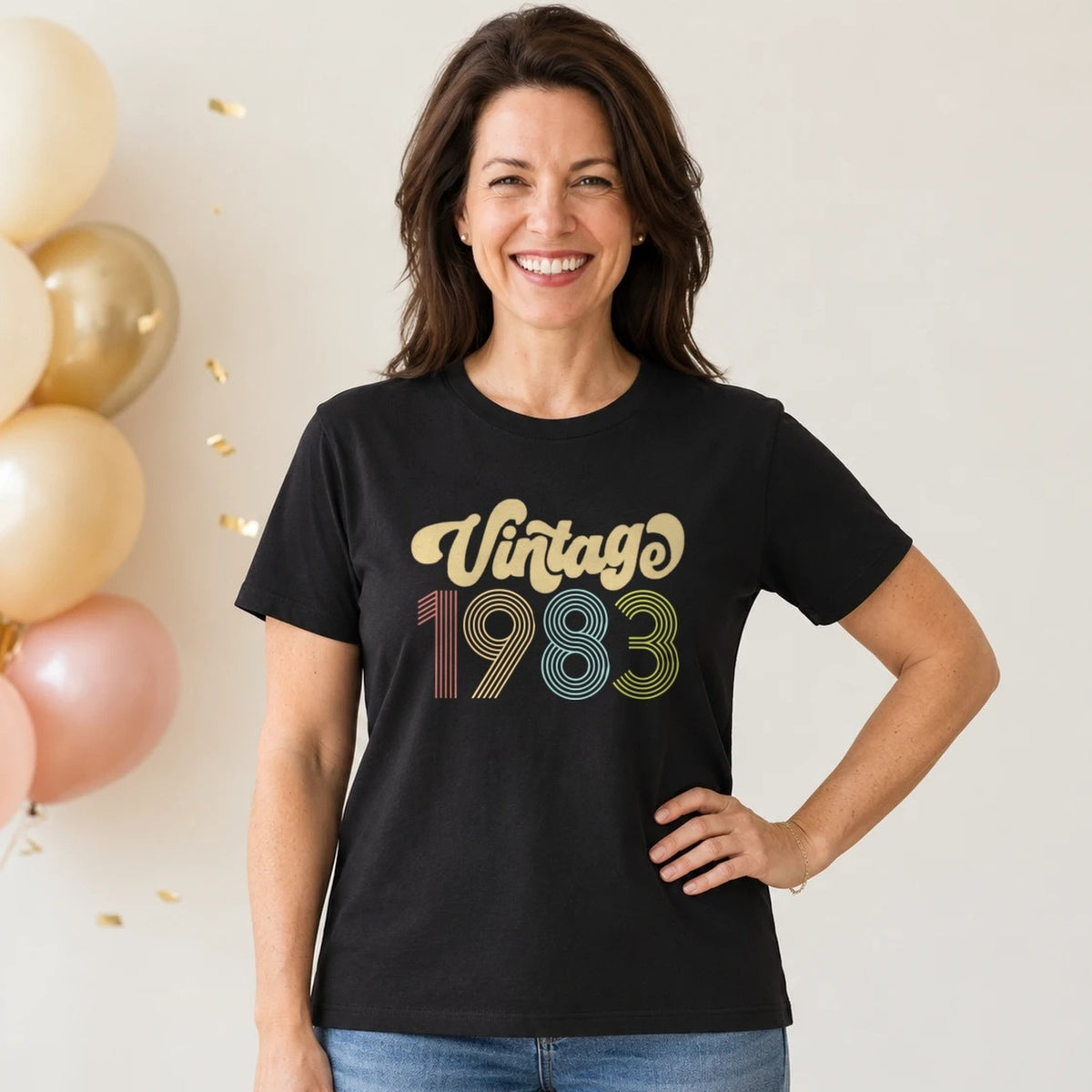 Vintage 1983 - Retro 43rd Birthday T-Shirt for Women - Black Round Neck