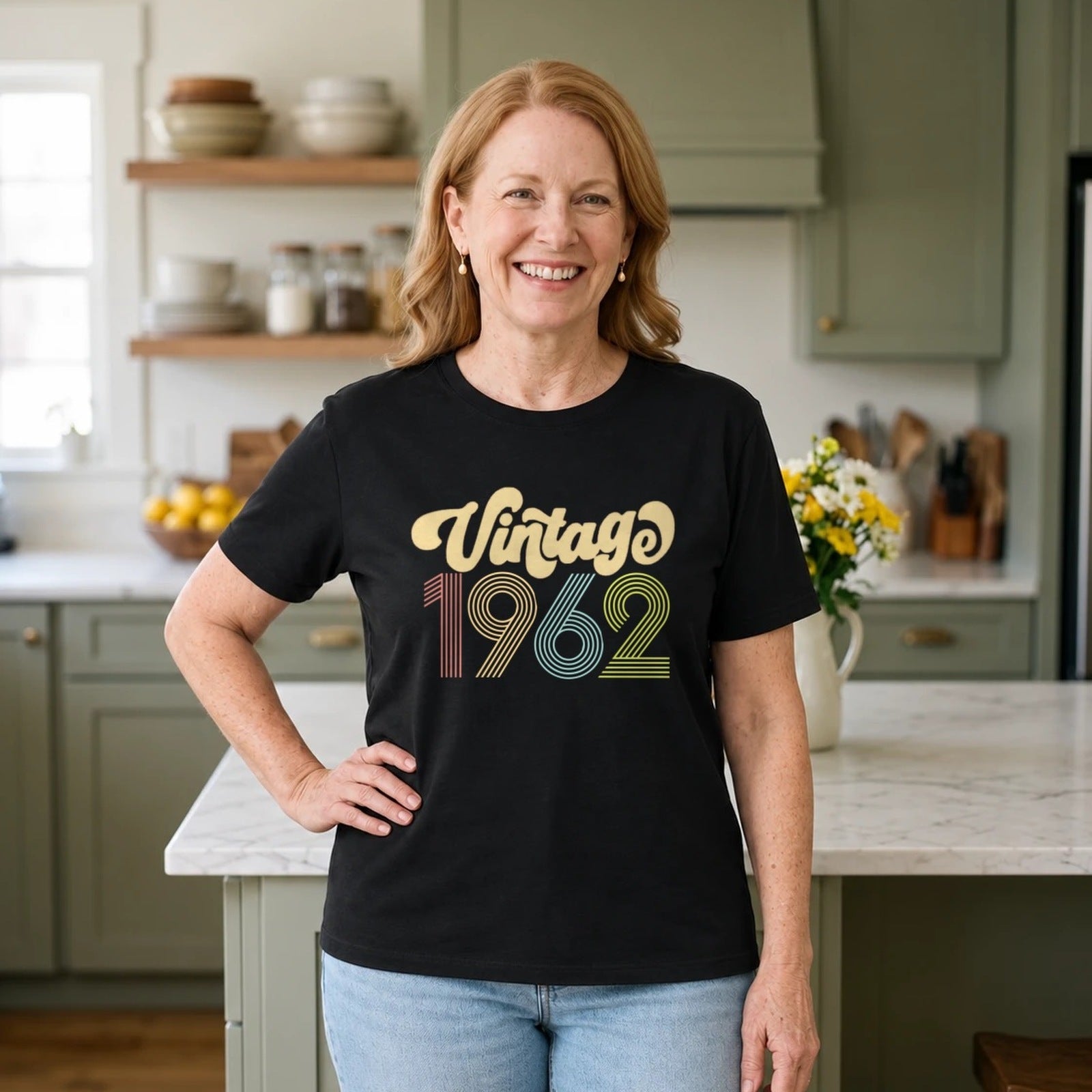 Vintage 1962 - Retro 64th Birthday T-Shirt for Women - Black Round Neck