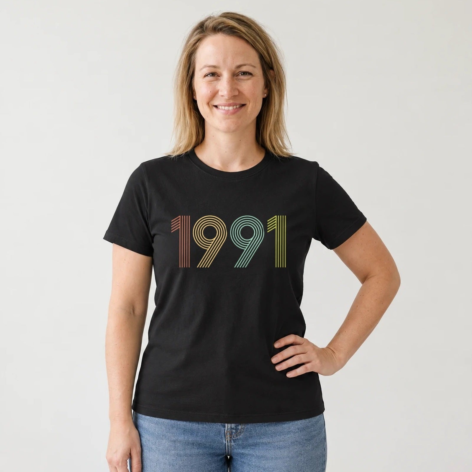 1991 Birth Year Shirt - Retro 35th Birthday T-Shirt for Women - Black Round Neck