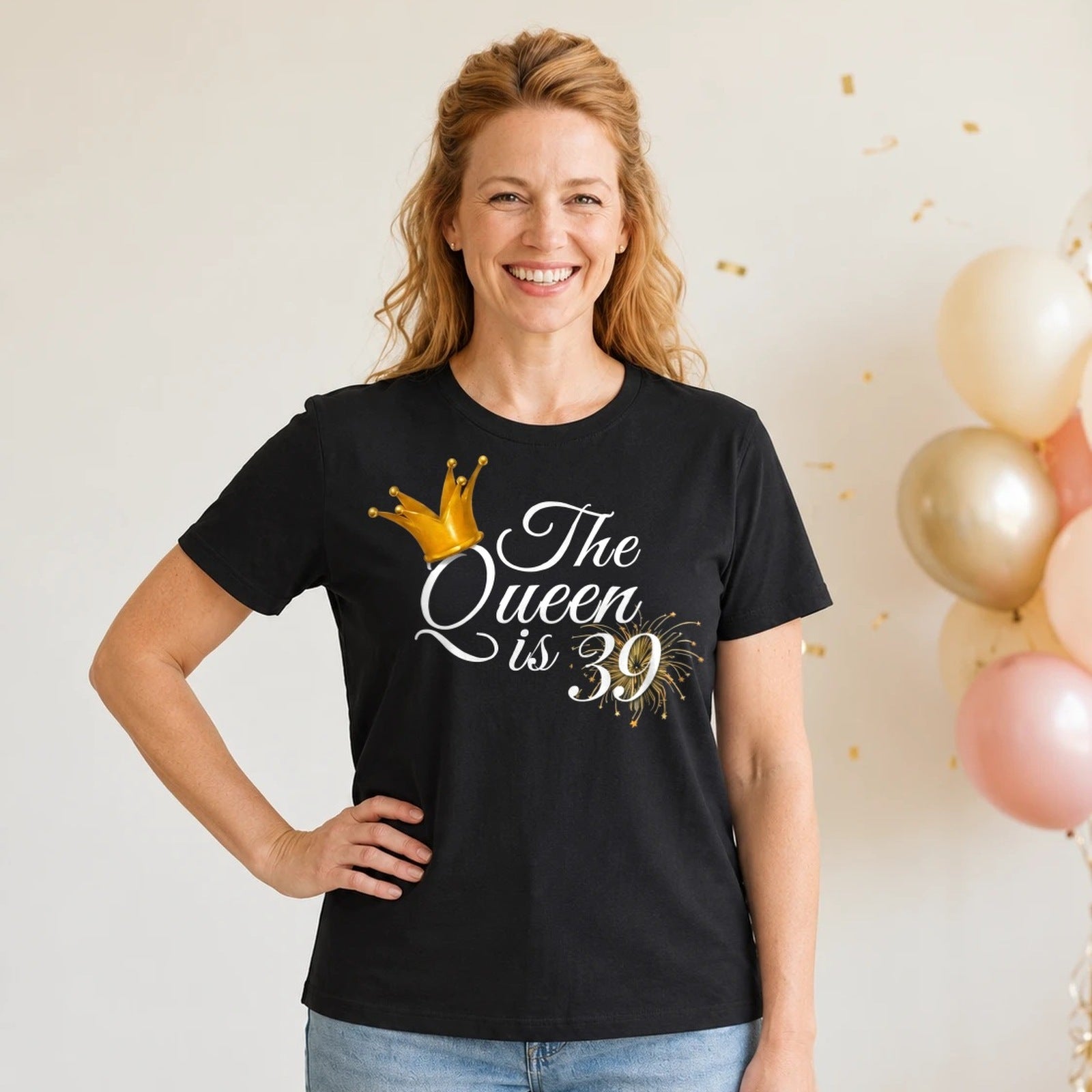 The Queen Is 39 - 39th Birthday Queen T-Shirt for Women - Black Round Neck