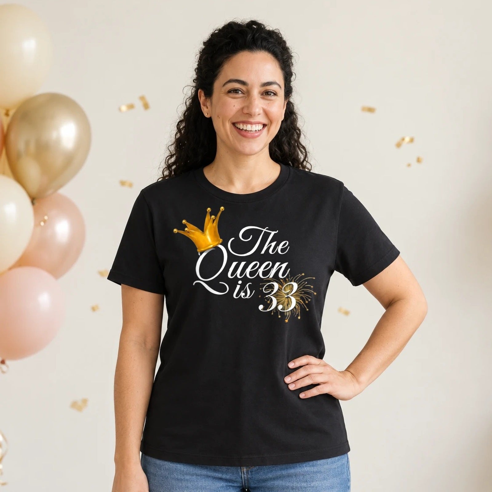 The Queen Is 33 - 33rd Birthday Queen T-Shirt for Women - Black Round Neck