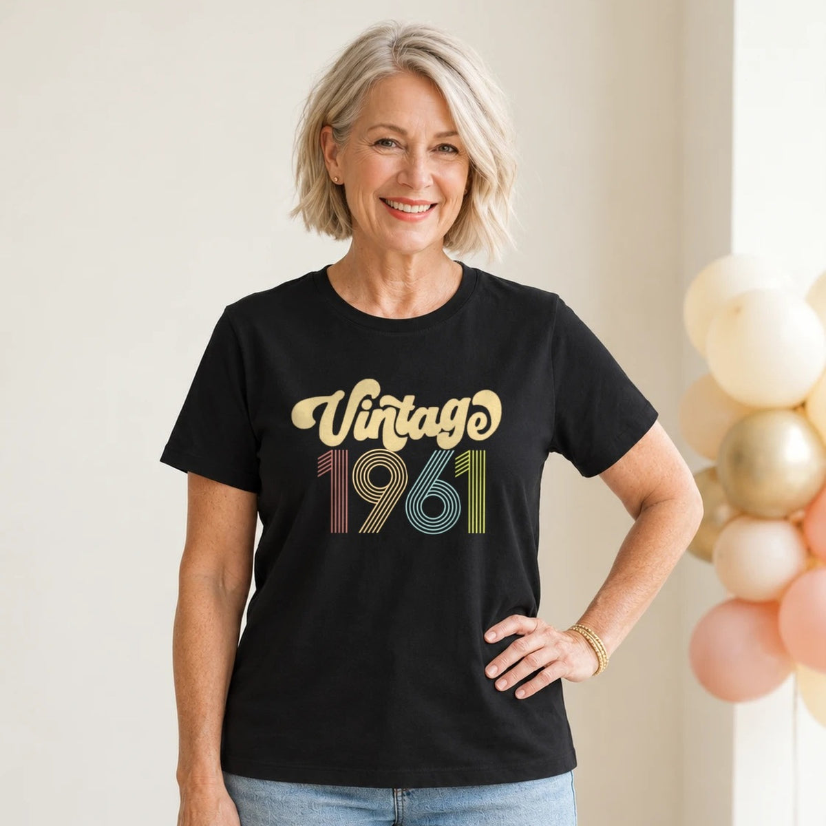 Vintage 1961 - Retro 65th Birthday T-Shirt for Women - Black Round Neck