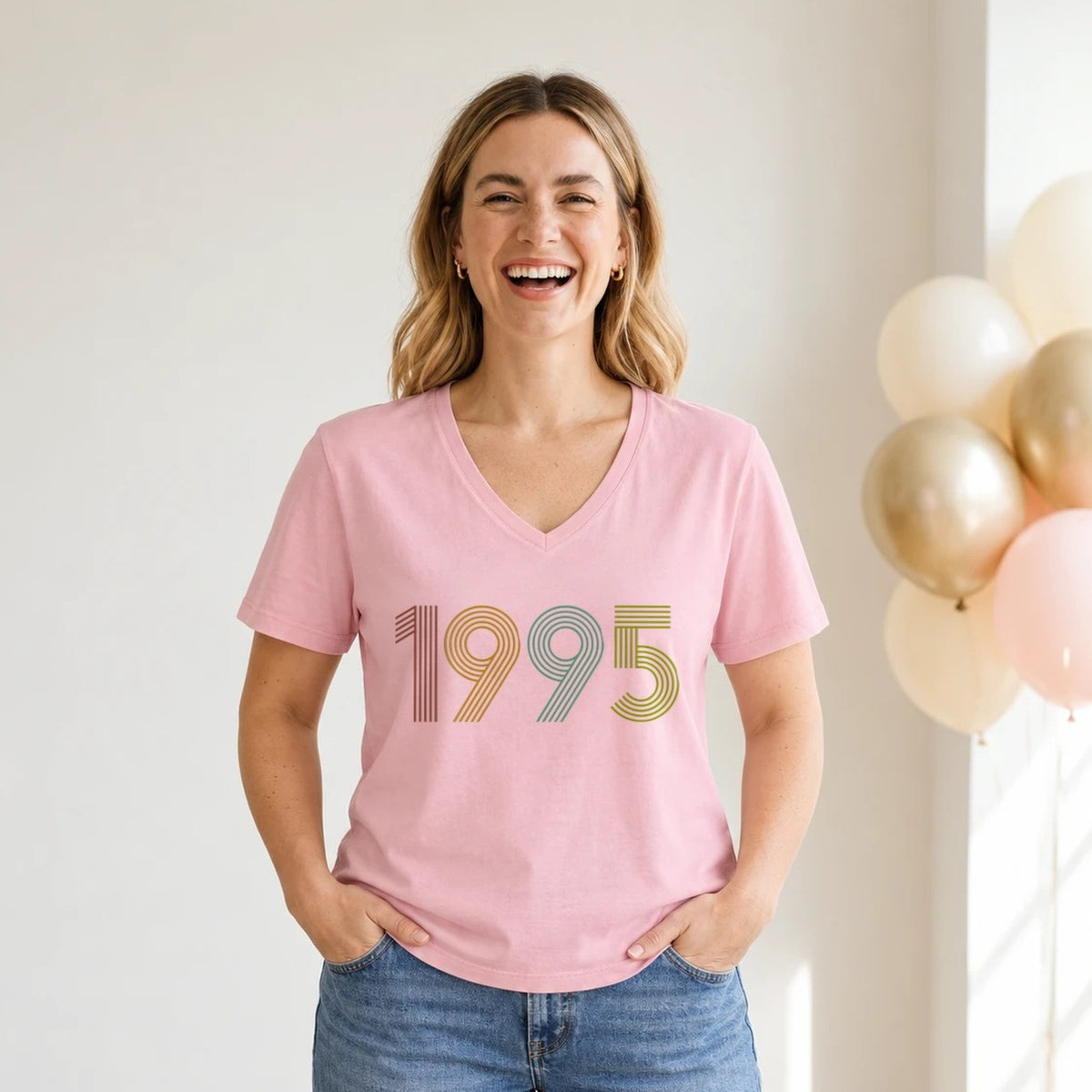 1995 Birth Year Shirt - Retro 31st Birthday T-Shirt for Women - Pink Round Neck