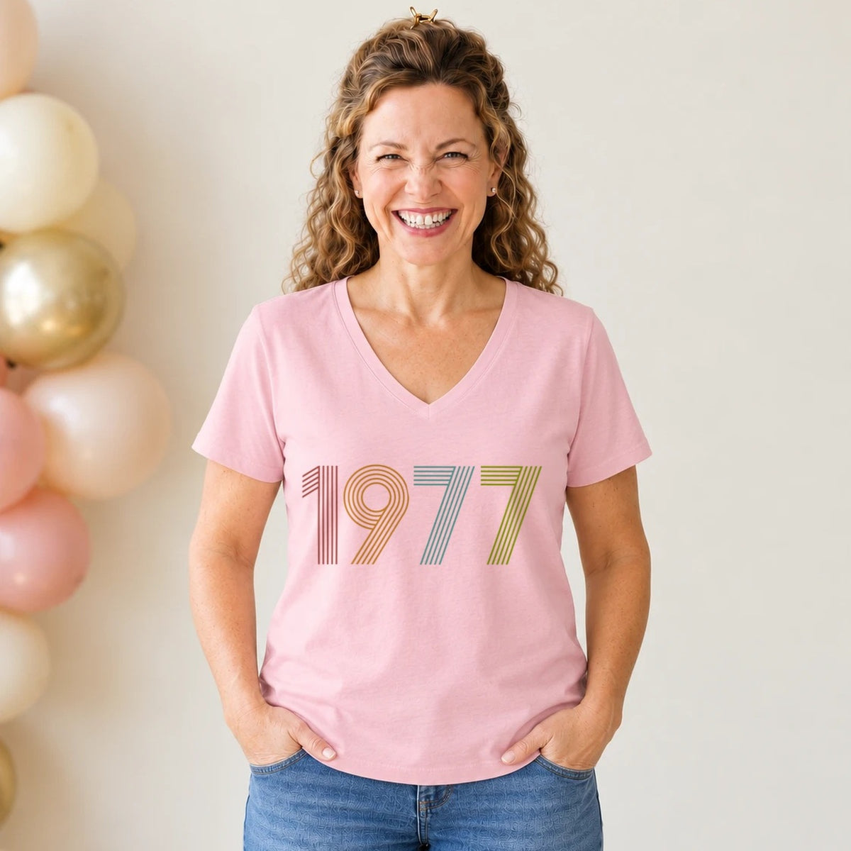 1977 Birth Year Shirt - Retro 49th Birthday T-Shirt for Women - Pink Round Neck