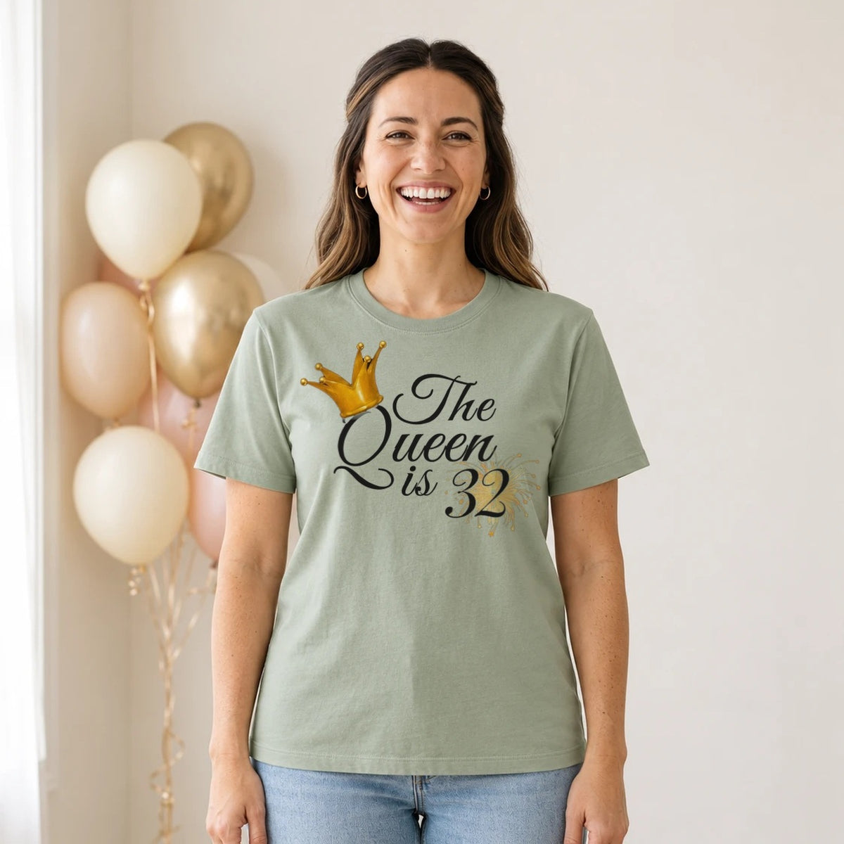 The Queen Is 32 - 32nd Birthday Queen T-Shirt for Women - Sage Green Round Neck