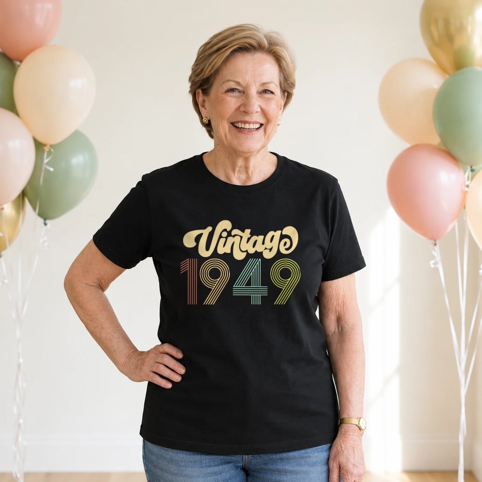 Vintage 1949 - Retro 77th Birthday T-Shirt for Women - Black Round Neck