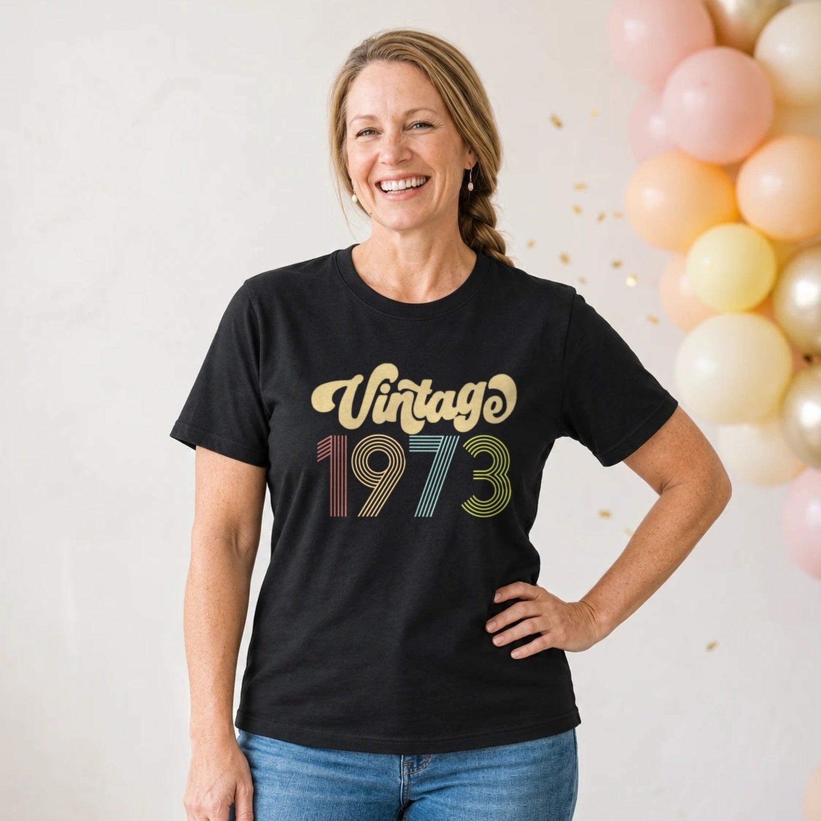 Vintage 1973 - Retro 53rd Birthday T-Shirt for Women - Black Round Neck