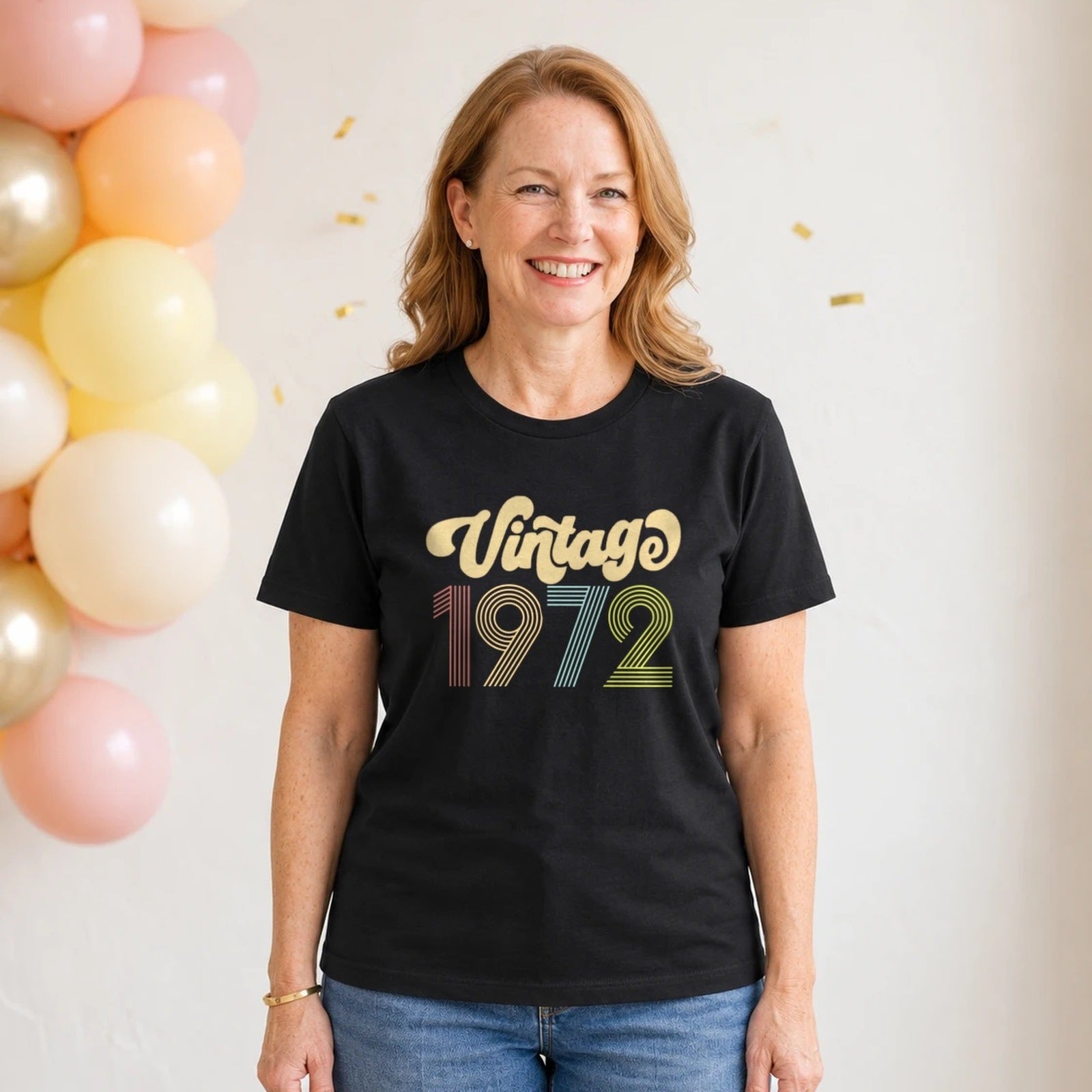 Vintage 1972 - Retro 54th Birthday T-Shirt for Women - Black Round Neck